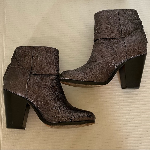 Rag & Bone Women’s Newbury Gunmetal Crinkle Leather Black Ankle Bootie 6.5 - Picture 5 of 15